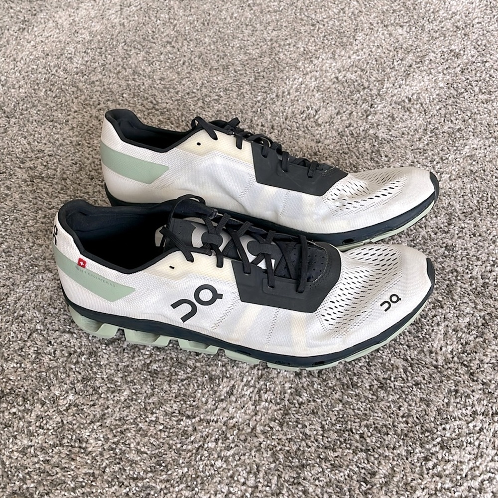 On Running Cloudflash Racing Shoes